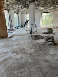 proceso de construcci&oacute;n en interior de oficinas