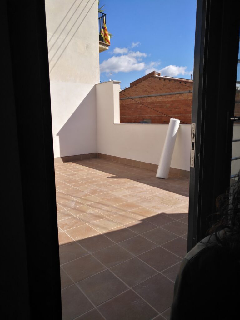 Rehabilitación de pavimento y paredes de la terraza